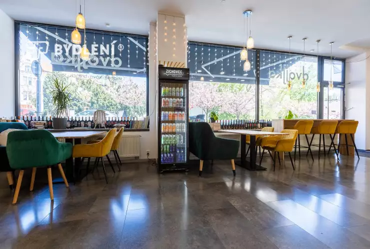 vnitřní prostory kavárny