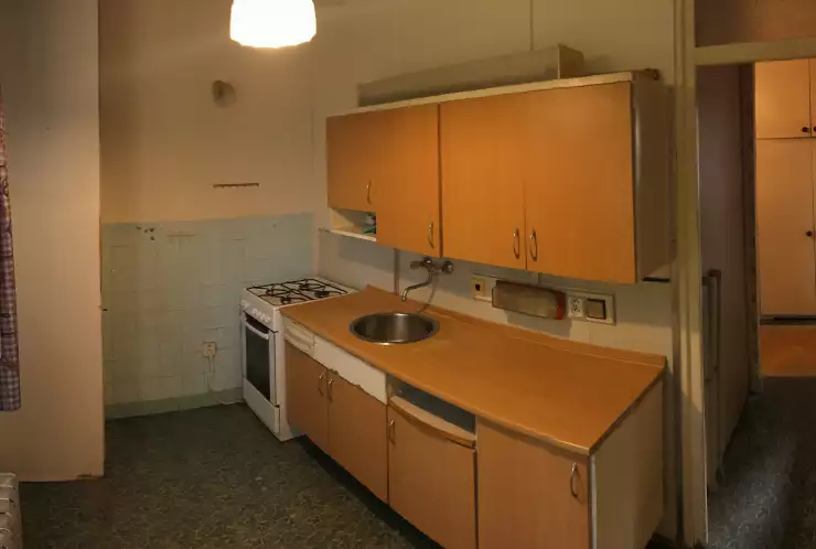 původní stav kuchyně v paneláku