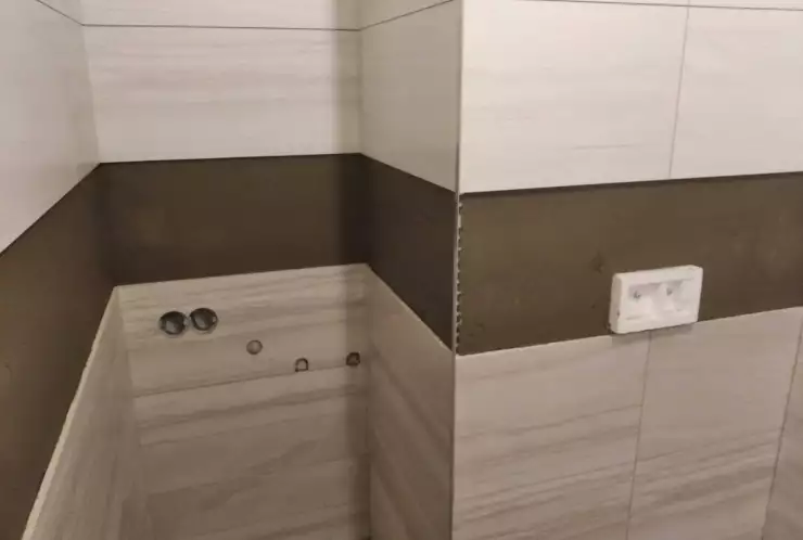 obkládání koupelny v panelovém bytě