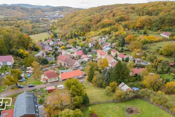 Letecký snímek - pohled na pozemek