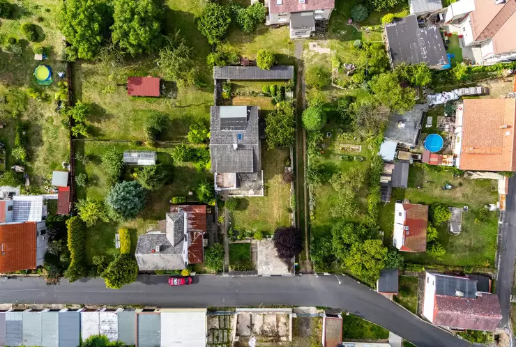 pohled na pozemek zeshora