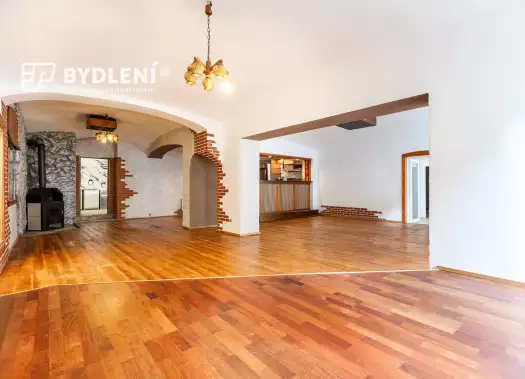 Restaurace 330 m², Husitská, Krupka