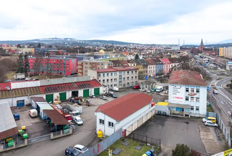 budova s kancelářemi