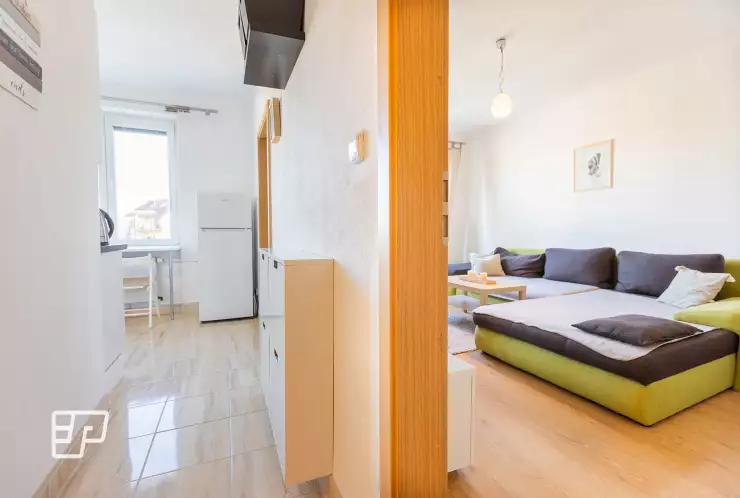 Chodba a obývací pokoj