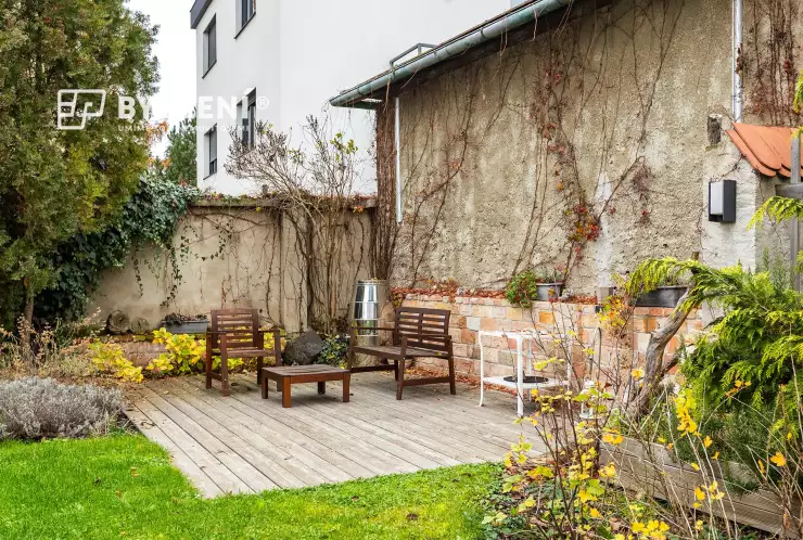 posezení na zahradě