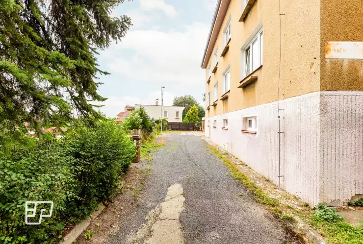 Parkování za domem