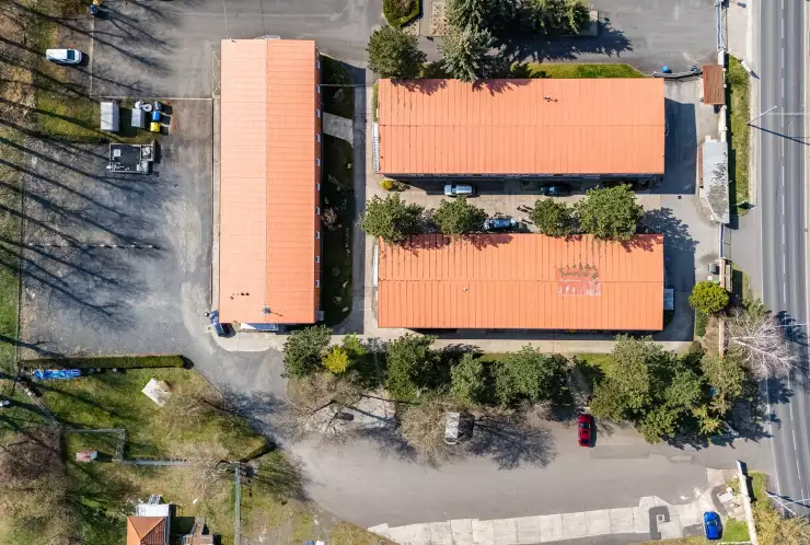 pohled na budovy zeshora