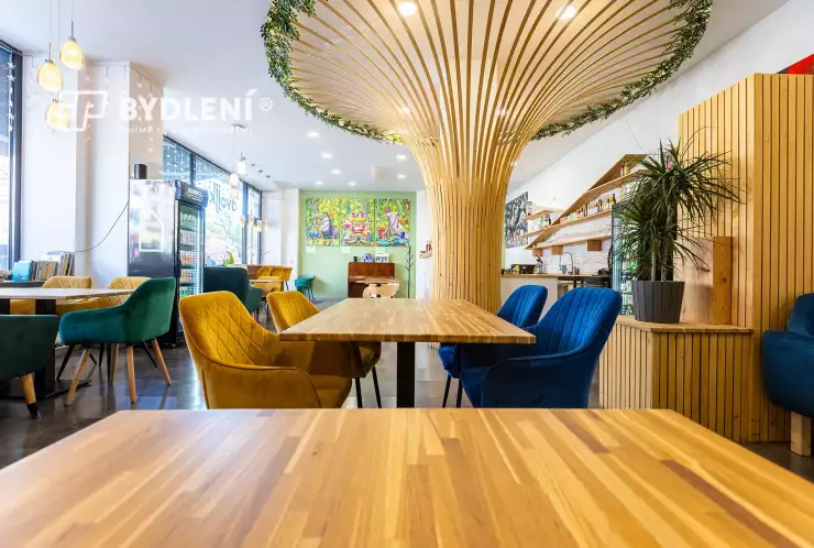 vnitřní prostory kavárny