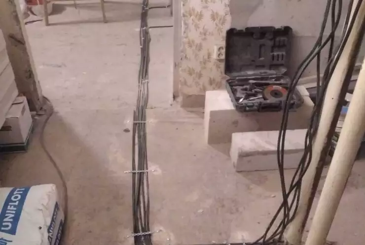 elektroinstalace vedená v zemi