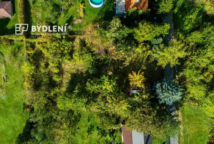 Stavební pozemek 858m², Střemy