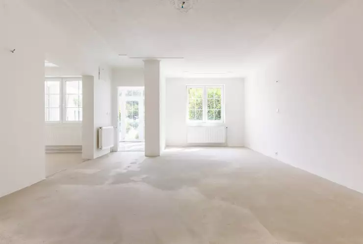 Pohled z kuchyně do zahrady