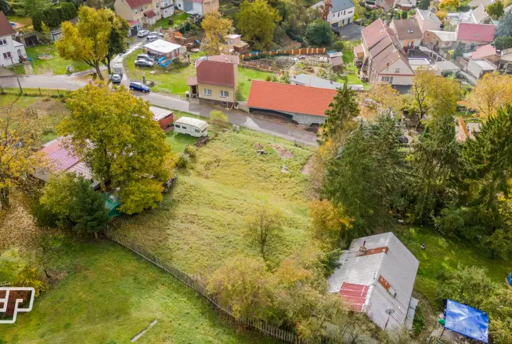 Letecký snímek - pohled na pozemek