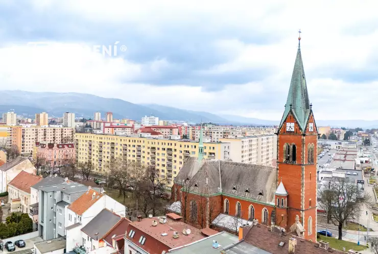 dům a okolí Trnovan