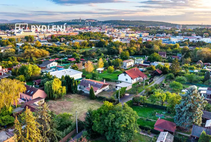 Pozemek 738 m², Šípková, Teplice