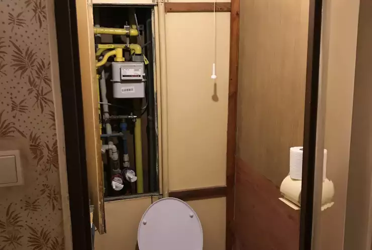 původní stav WC v paneláku