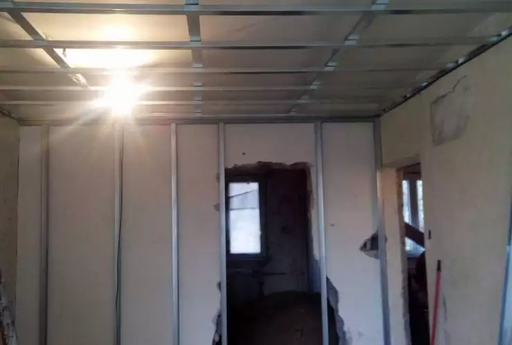 příprava profilů pro sádrokartonové podhledy