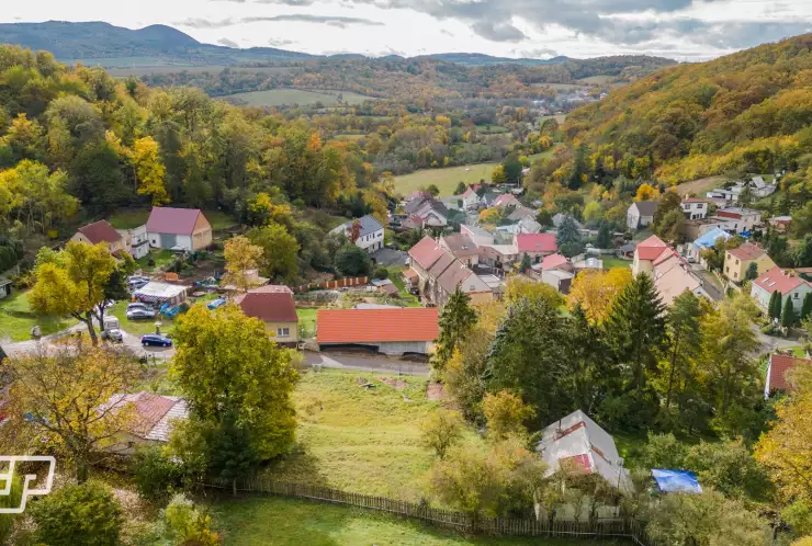 Letecký snímek - pohled na pozemek