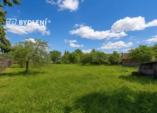 Pozemek 1845 m², Polepy