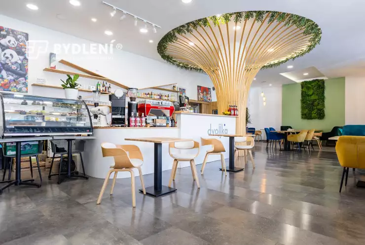 vnitřní prostory kavárny