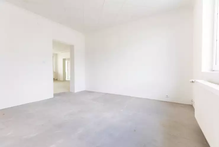 Ložnice - pohled směrem ke vchodu do obývacího pokoje