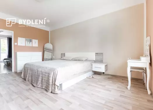 Podnájem vybaveného bytu 2+1 s lodžií – Teplice, ul. Buzulucká