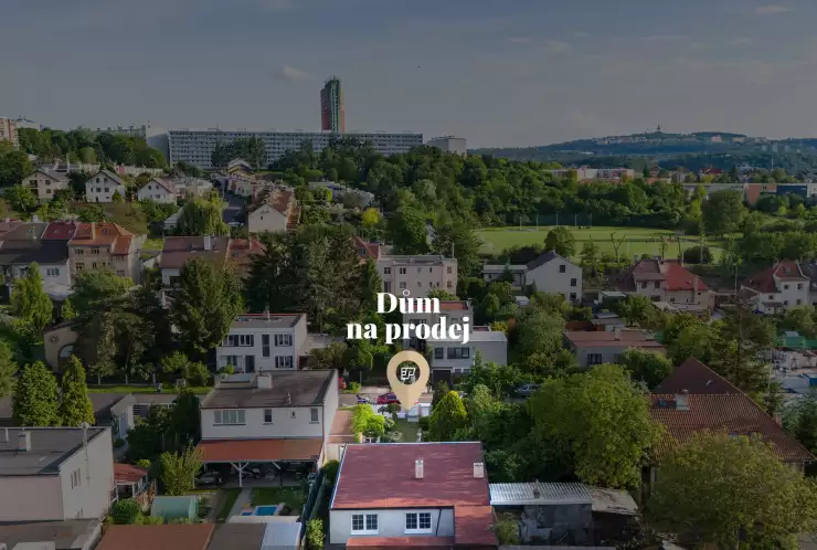 Pohled na dům z výšky