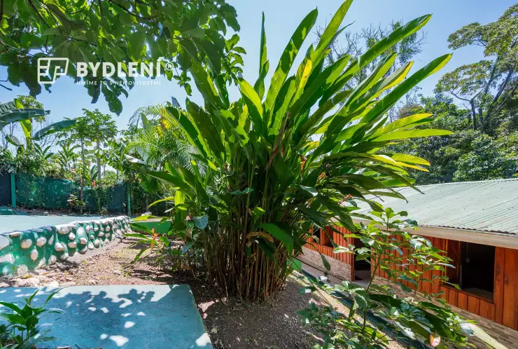 Apartmány pohled ze zahrady