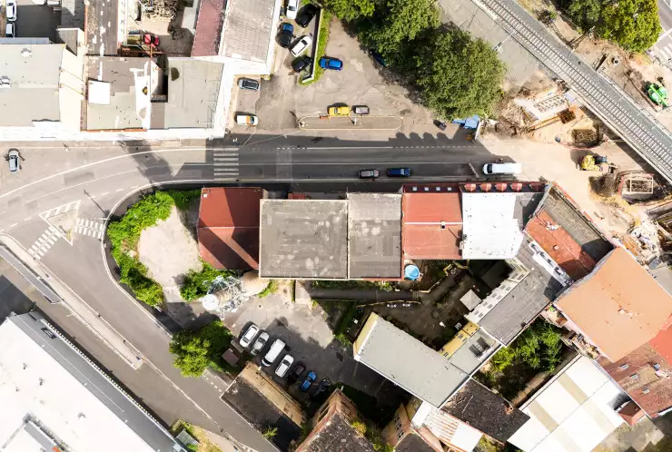 Činžovní dům v Teplicích se 17 byty letecký pohled