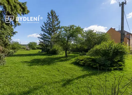 Pozemek 1845 m², Polepy