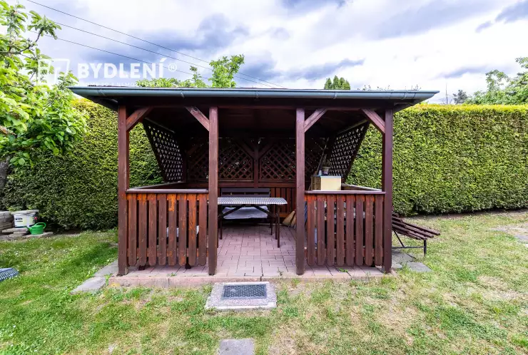 altánek s posezením